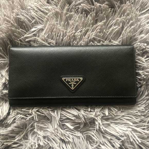 Prada Black Saffiano Plaque Long Wallet - Picture 2 of 12